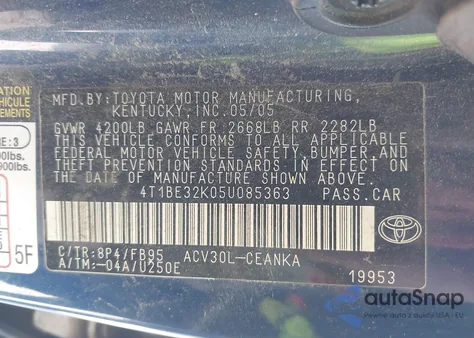 2005 Toyota Camry Le z USA, uszkodzony, nr VIN 4T1BE32K05U085363